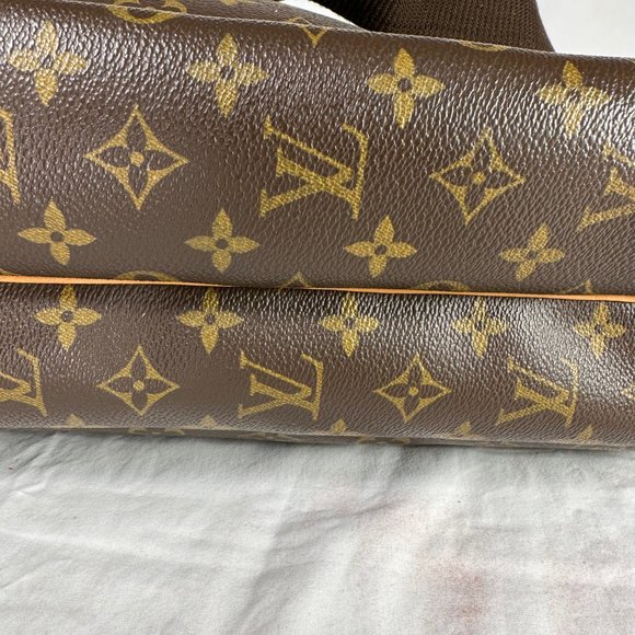 Louis Vuitton Reporter GM Monogram Crossbody Shoulder Bag - Picture 11 of 16